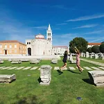 Gorgeous Apartment In Zadar With Wifi